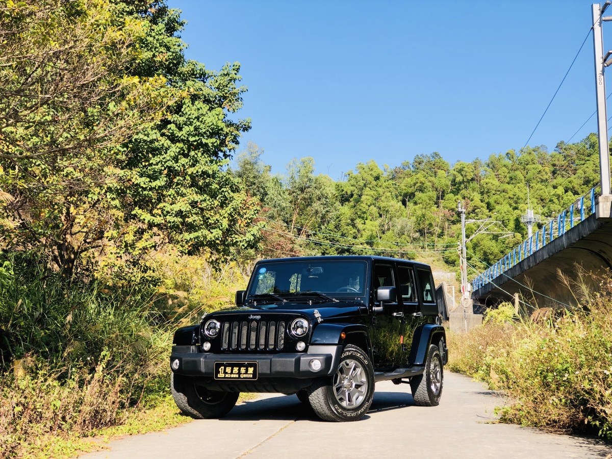 2015年4月jeep 牧马人 2015款 3.0l sahara 四门版