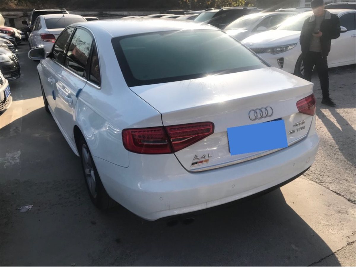 2013年09月奥迪 奥迪a4l 2013款 35 tfsi 自动标准型