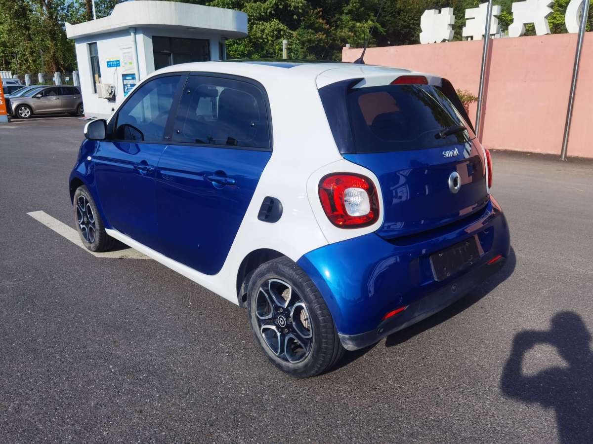 smart forfour 2016款 0.9t 66千瓦极致版图片