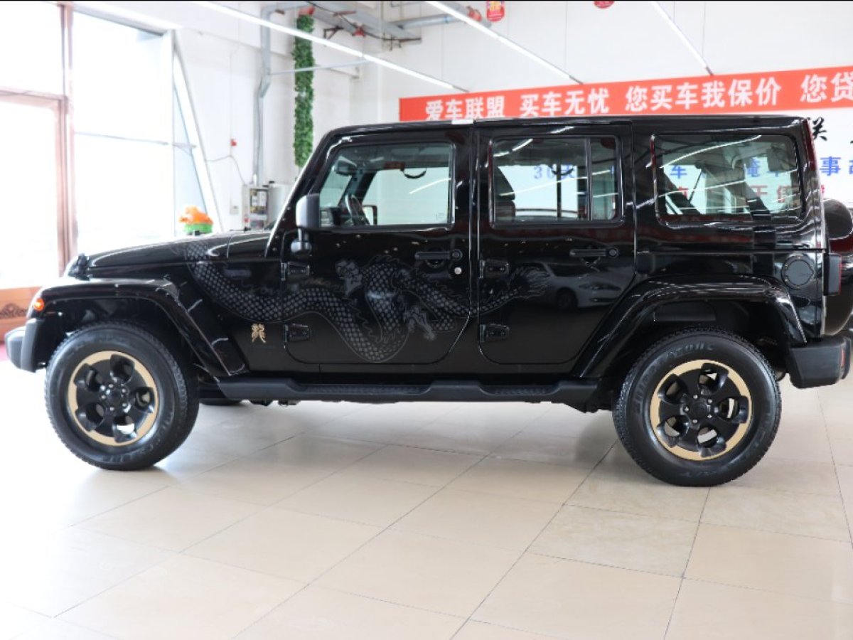 【哈尔滨】2014年12月 jeep 牧马人 2014款 3.6l 龙腾典藏版 自动档