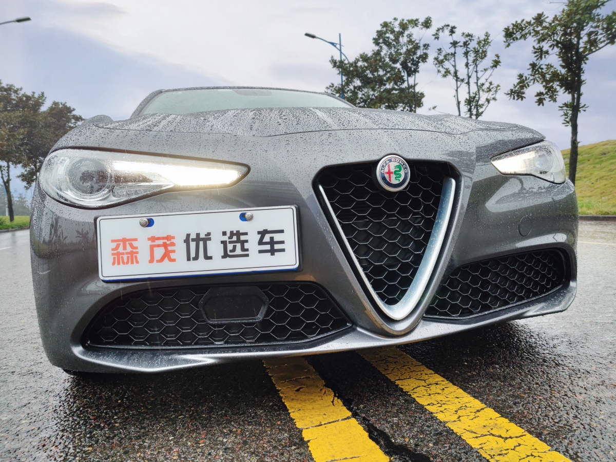 重庆2018年12月阿尔法罗密欧giulia2017款20t200hp精英版手动挡