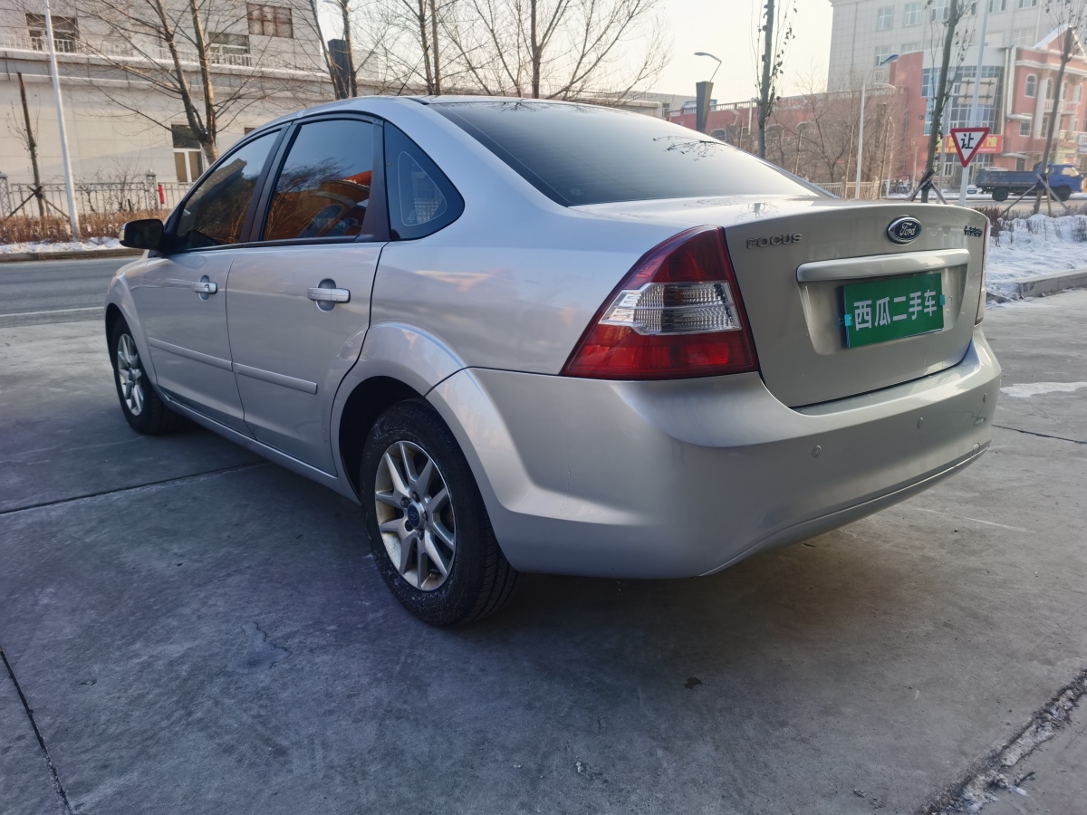 2008年11月福特 福克斯 2009款 三厢 1.8l 自动豪华型