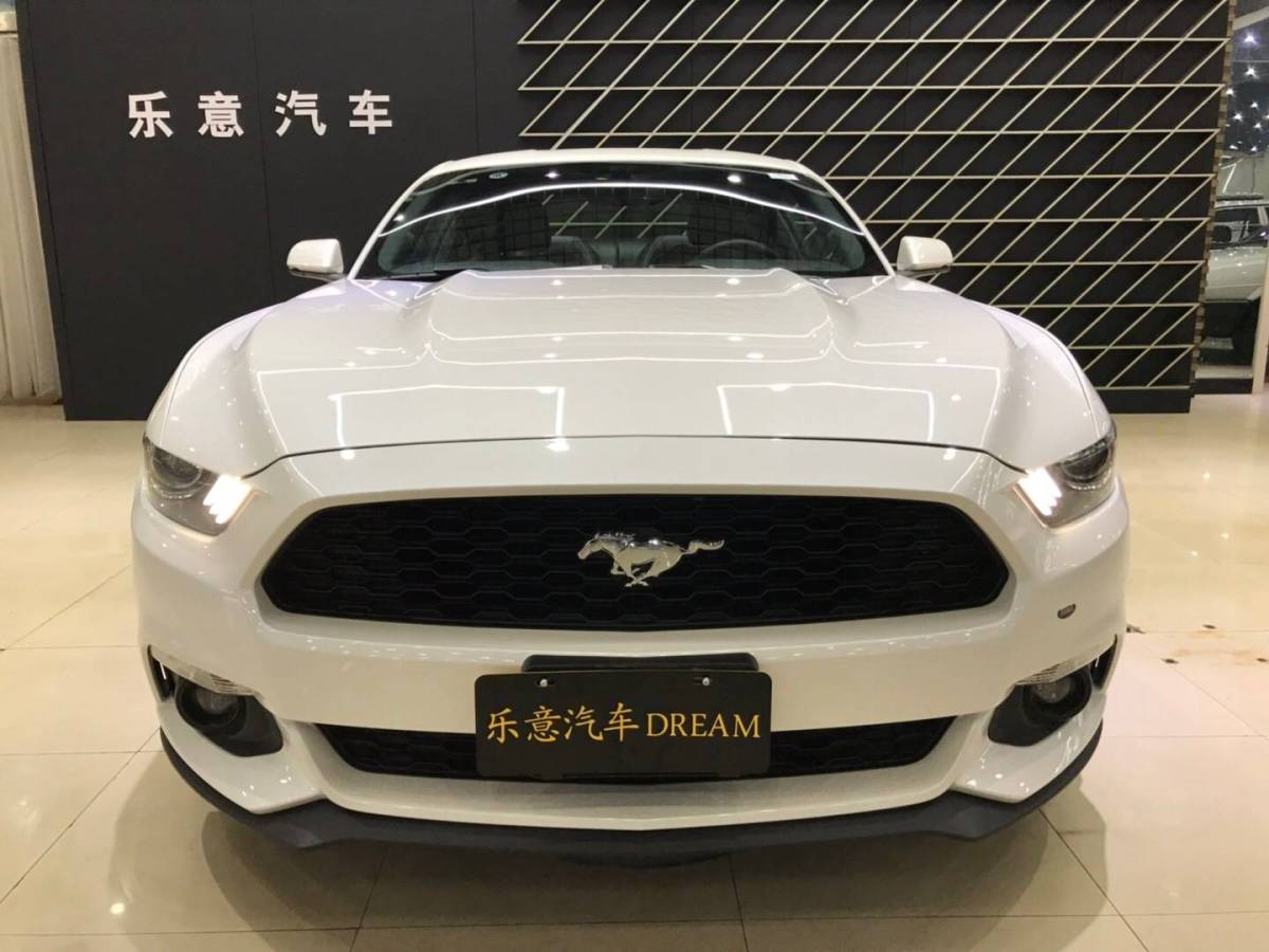 【菏泽】2019年8月 福特 mustang 2016款 2.3t 性能版 白色 自动档