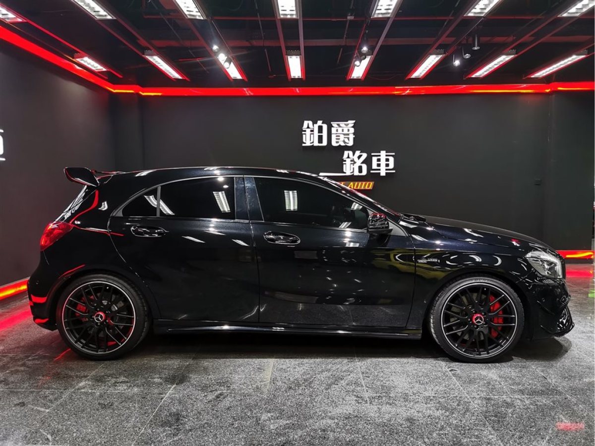 2018年7月奔驰 奔驰a级amg  2018款 amg a 45 4matic 臻藏版