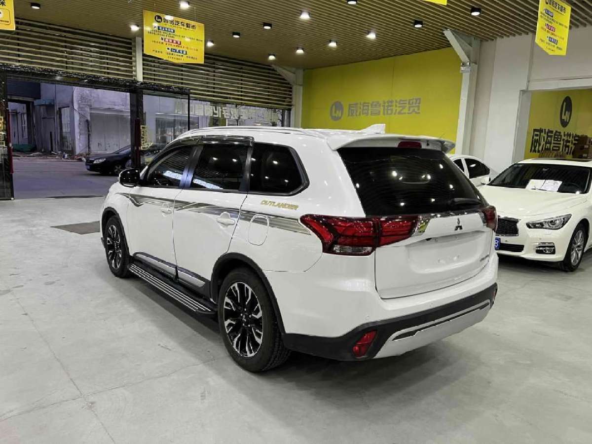 三菱 欧蓝德 2019款 2.0l 两驱畅享版 7座 国vi图片