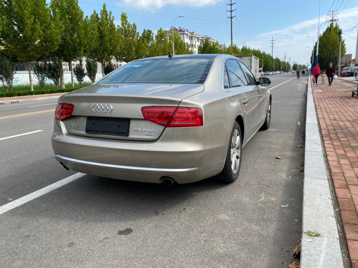 奥迪 奥迪a8  2012款 a8l 45 tfsi quattro舒适型 香槟色 手自一体对