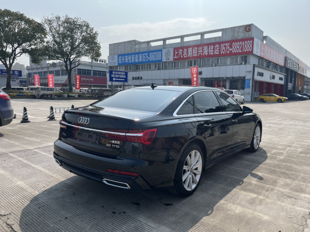 2021年8月奥迪 奥迪a6l  2021款 45 tfsi 臻选动感型