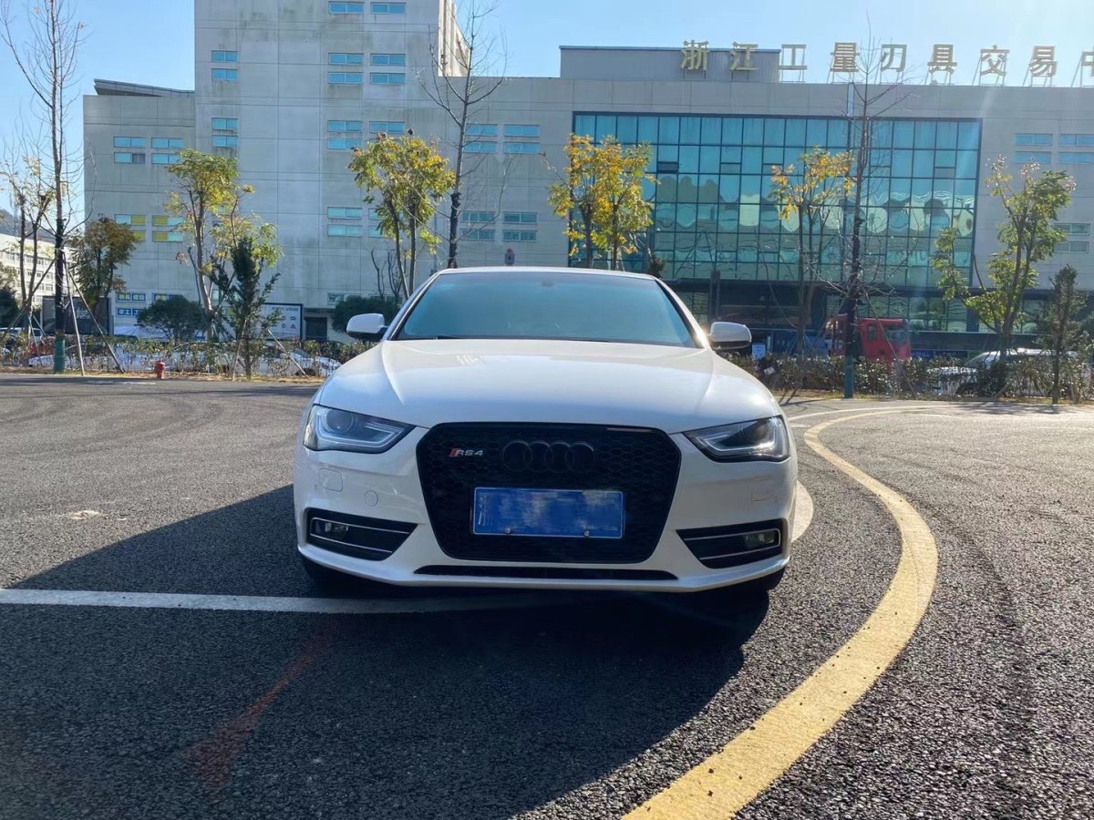 奥迪 奥迪a4l 2015款 35 tfsi 自动标准型图片