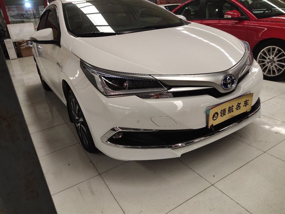 丰田 卡罗拉 2017款 改款双擎 1.8l e-cvt精英版图片