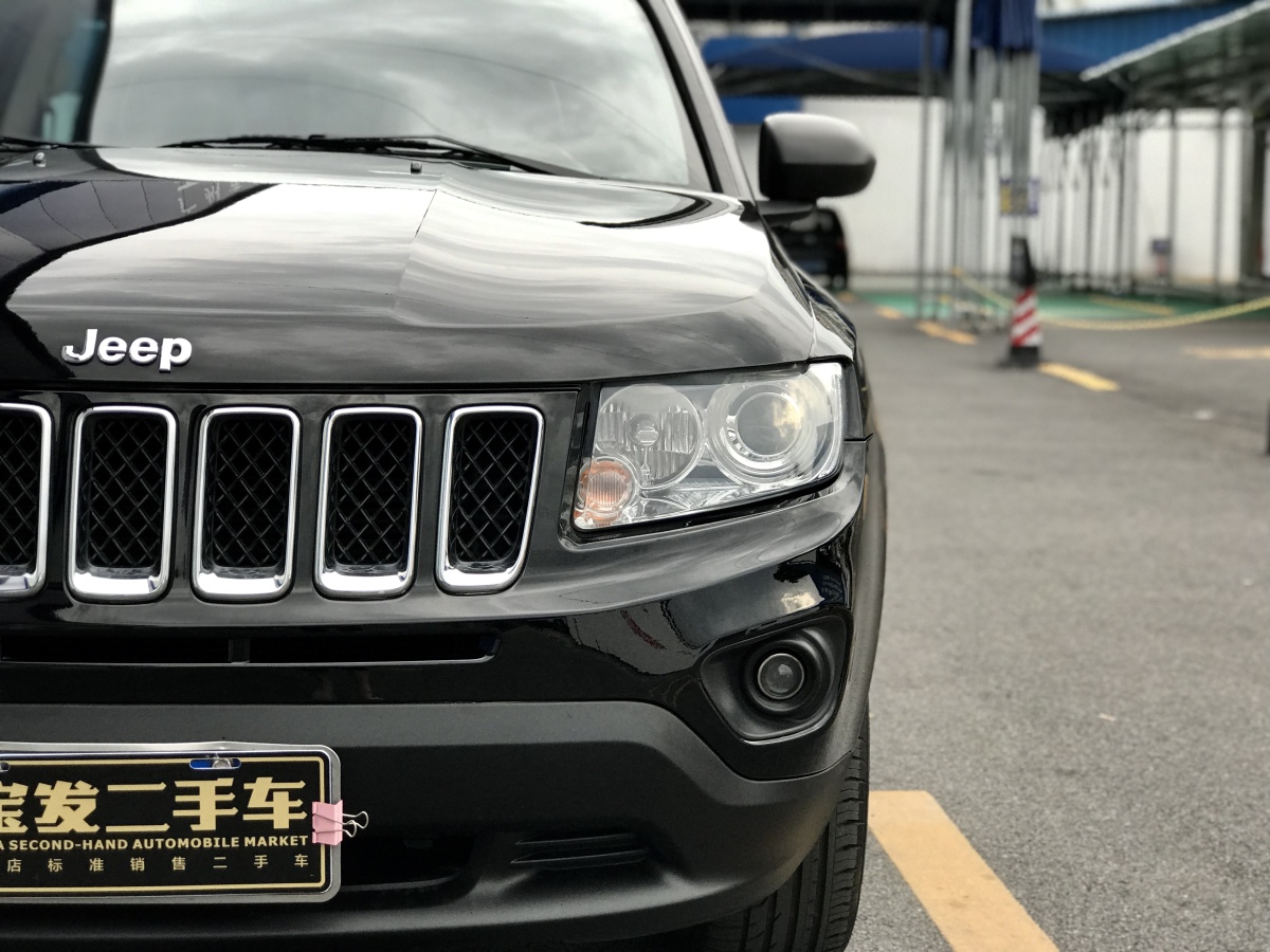 【广州】2013年8月 jeep 指南者 2013款 2.0l 两驱豪华版 自动档