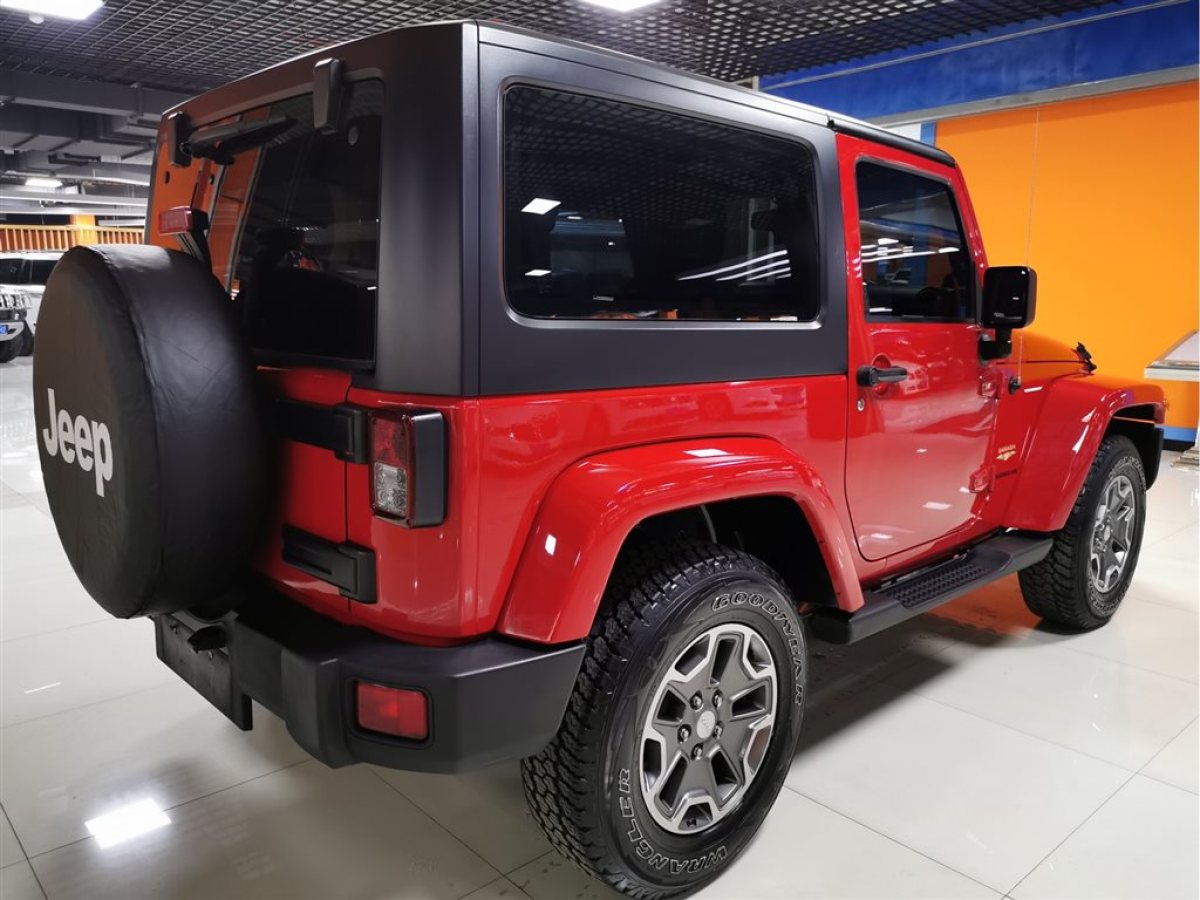 2014年11月jeep 牧马人 2013款 3.6l sahara 两门版