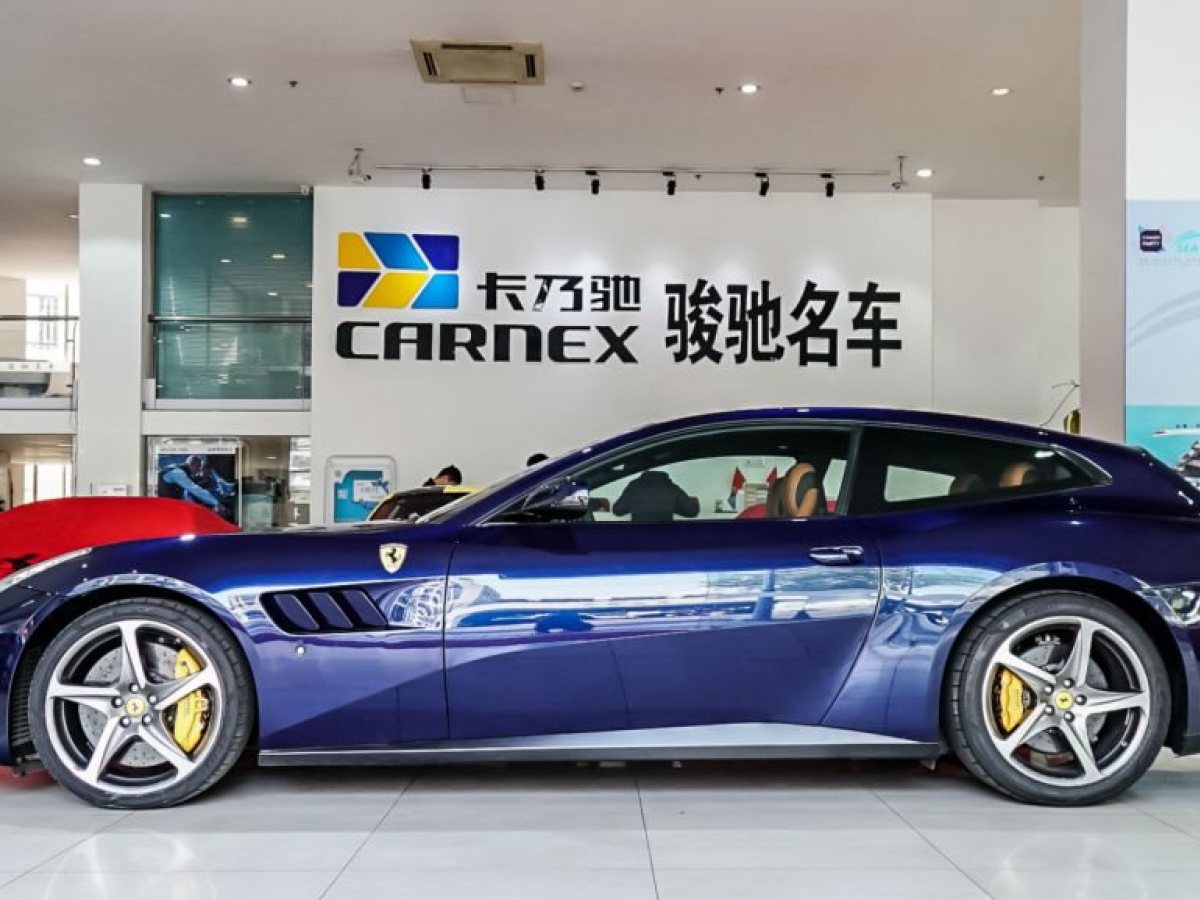 【上海】2017年09月 法拉利 gtc4lusso 2017款 3.9t v8 自动档