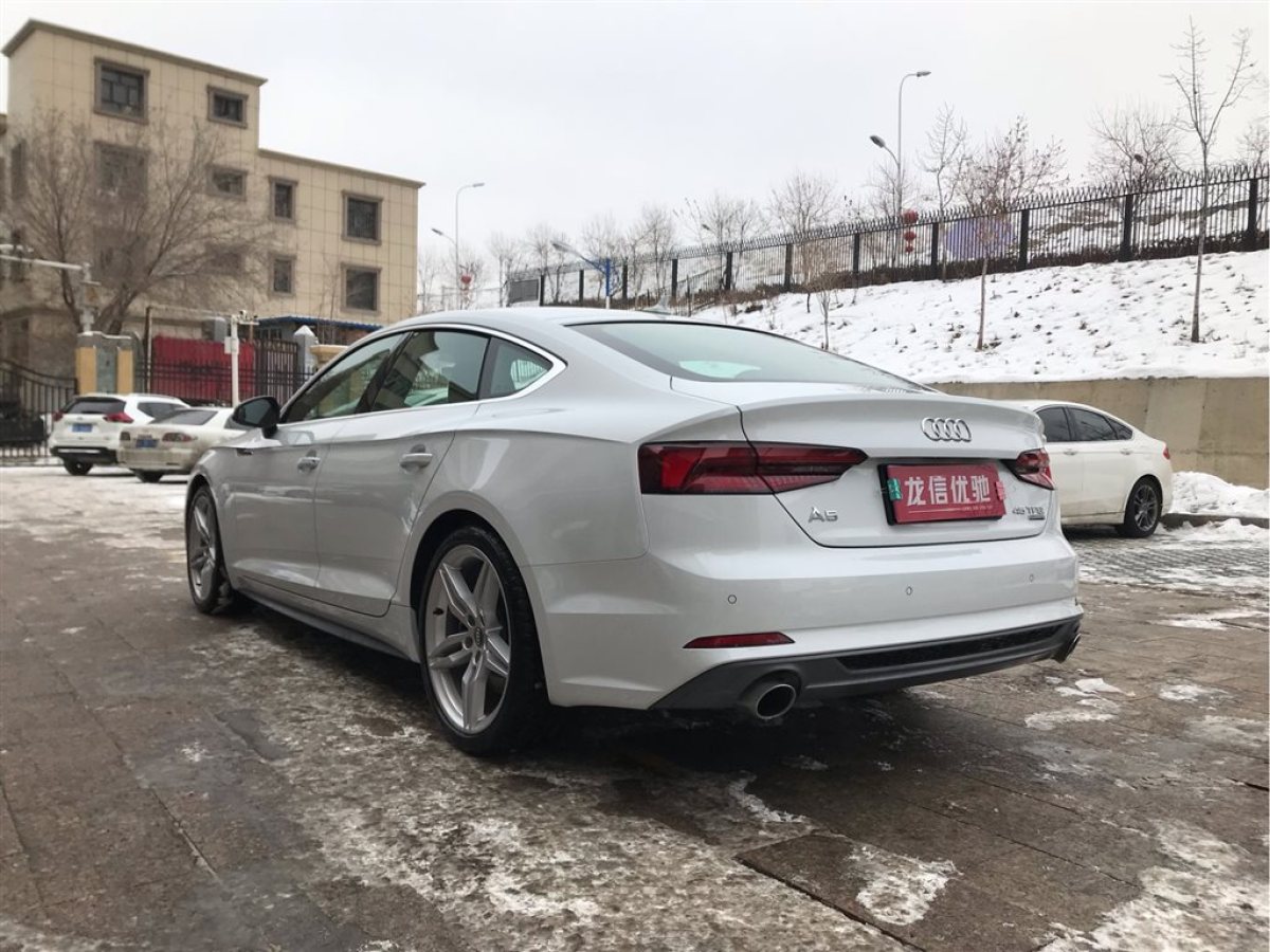 奥迪 奥迪a5 2017款 sportback 45 tfsi quattro 运动型 自动档