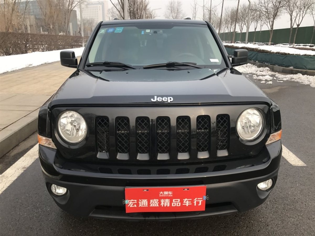 【太原】2015年10月 jeep 自由客 2015款 2.4l 运动版 自动档