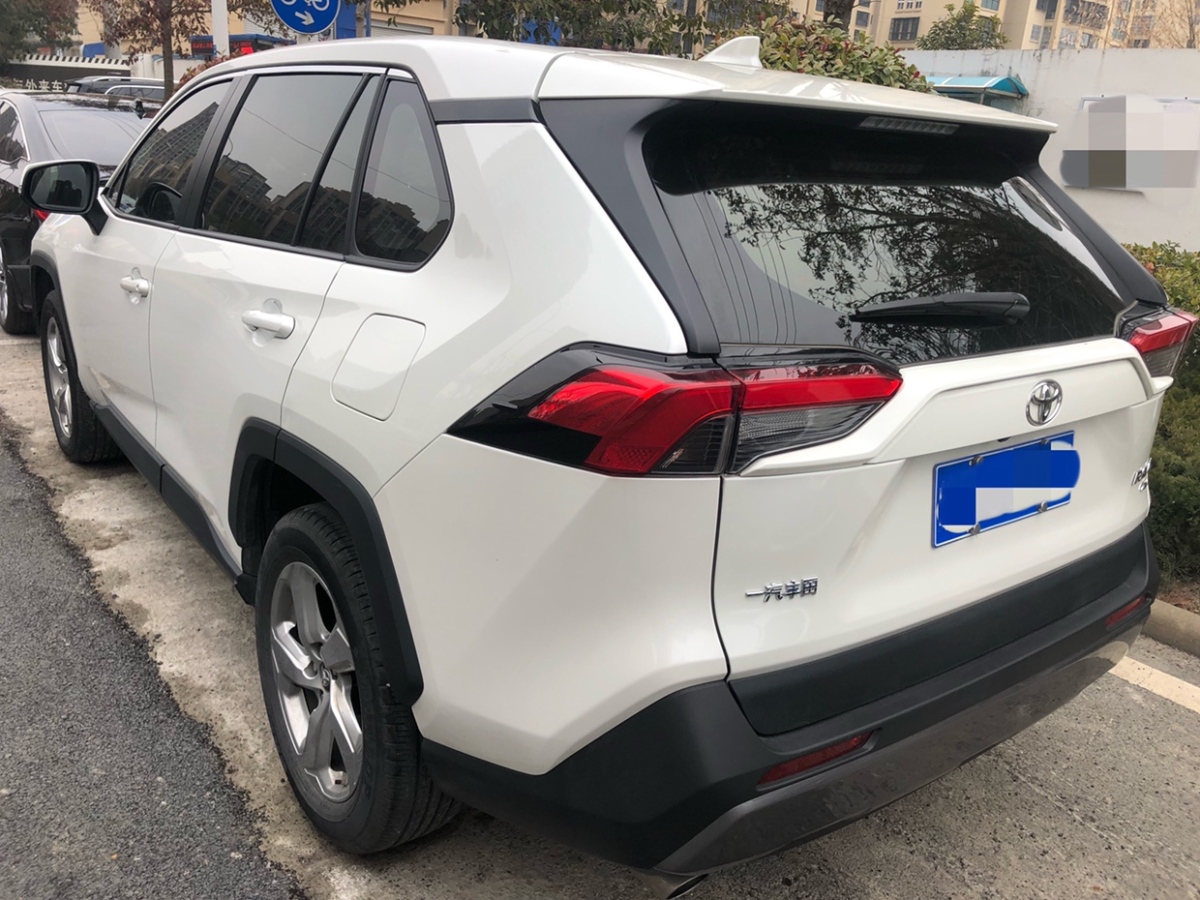 丰田 rav4荣放  2021款 2.0l cvt四驱风尚plus版图片