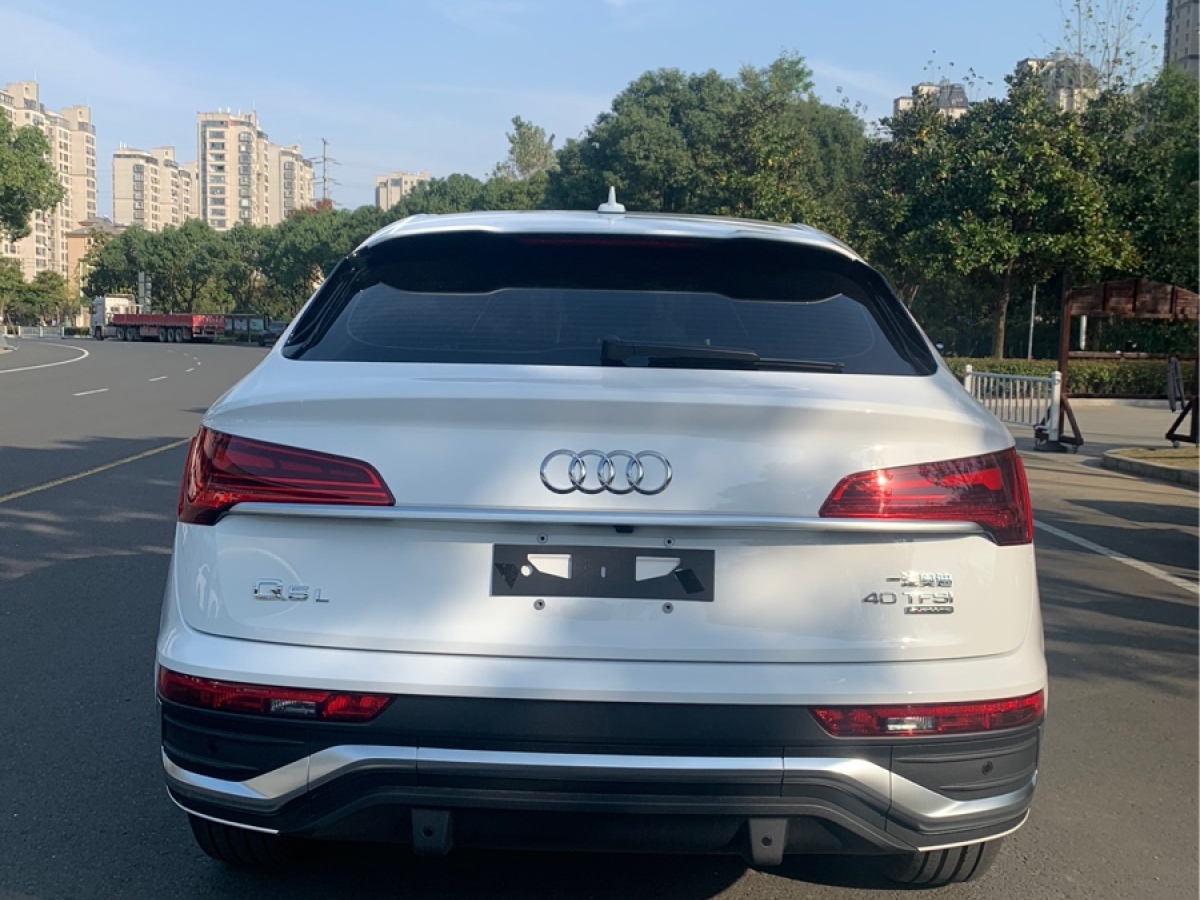 奥迪 奥迪q5l sportback  2021款 40 tfsi 时尚型图片