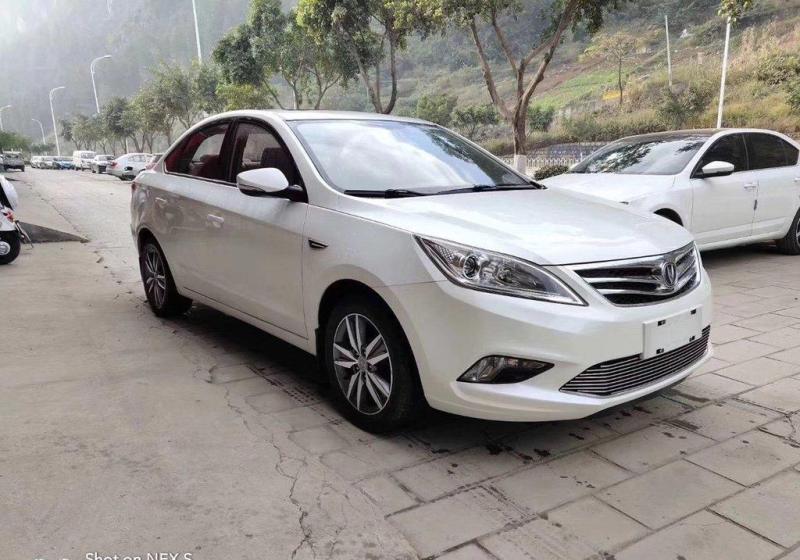 长安 逸动 2016款 1.6l gdi 自动劲领型图片