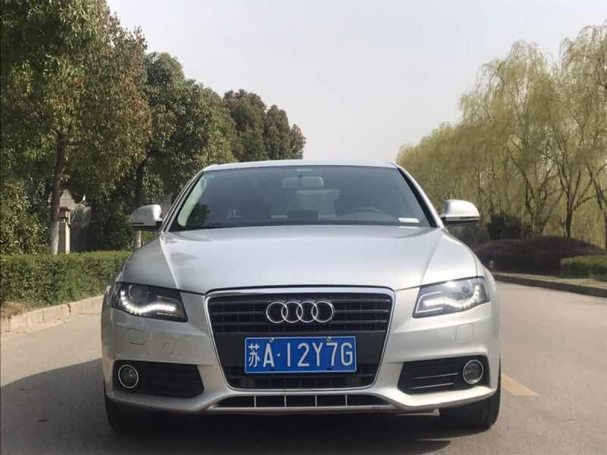 2012年5月奥迪 奥迪a4l 2012款 2.0 tfsi 自动标准型