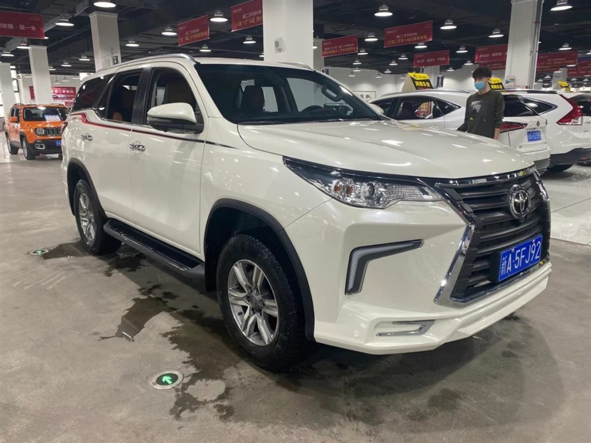 乌鲁木齐2019年10月丰田奔跑者fortuner2019款27l中东版自动档