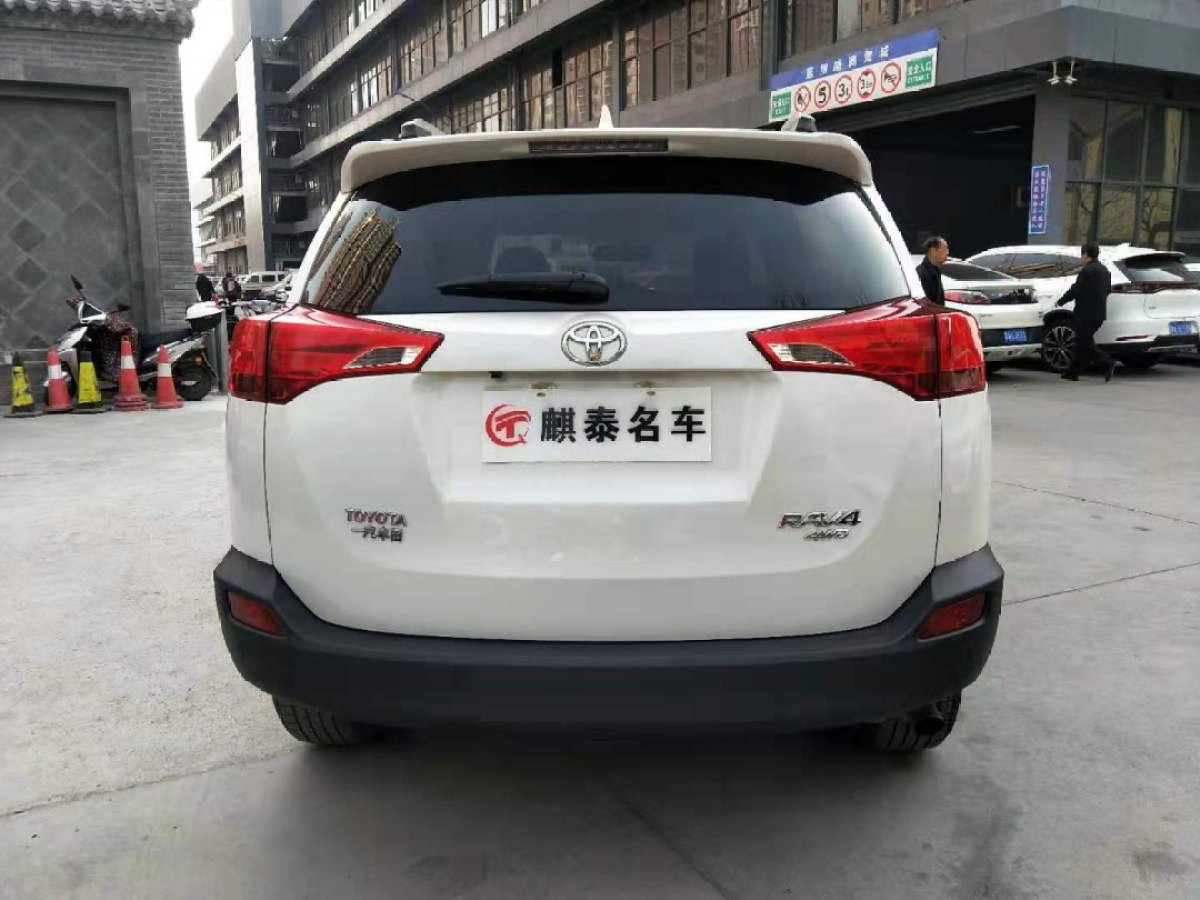 【济南】2016年5月 丰田rav4荣放 2015款 2.5l 自动四驱精英版 自动档