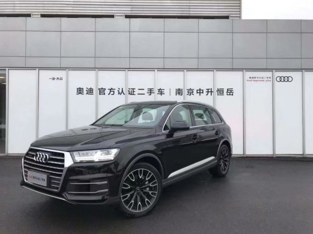 【南京】2018年01月 奥迪 奥迪q7 2018款 45 tfsi 技术型 黑色 自动档