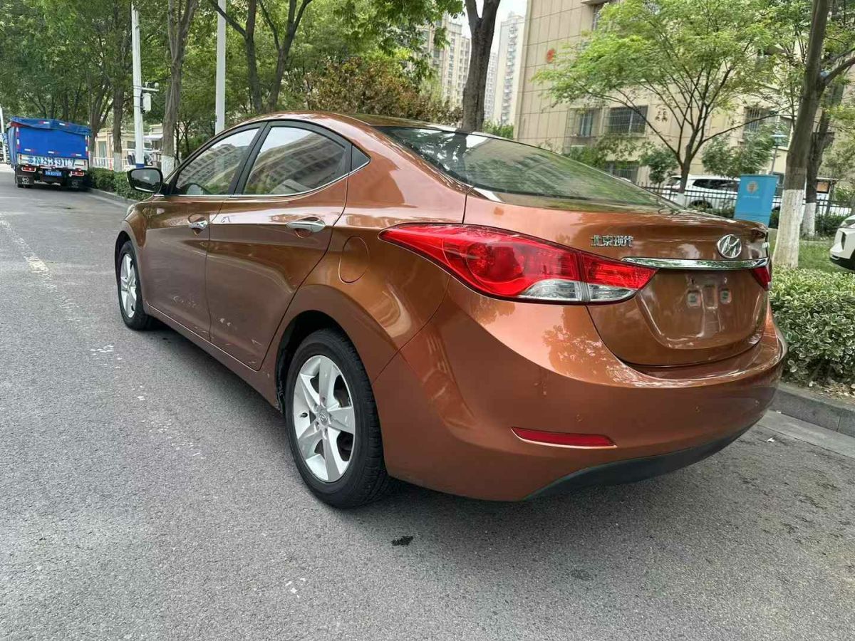現(xiàn)代 朗動  2013款 1.6L 自動領(lǐng)先型圖片