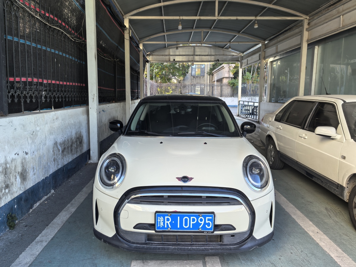 MINI MINI  2022款 改款 1.5T COOPER 經(jīng)典派圖片