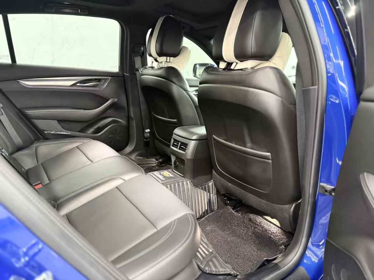 凱迪拉克 XT5  2023款 2.0T 兩驅(qū)風尚型圖片