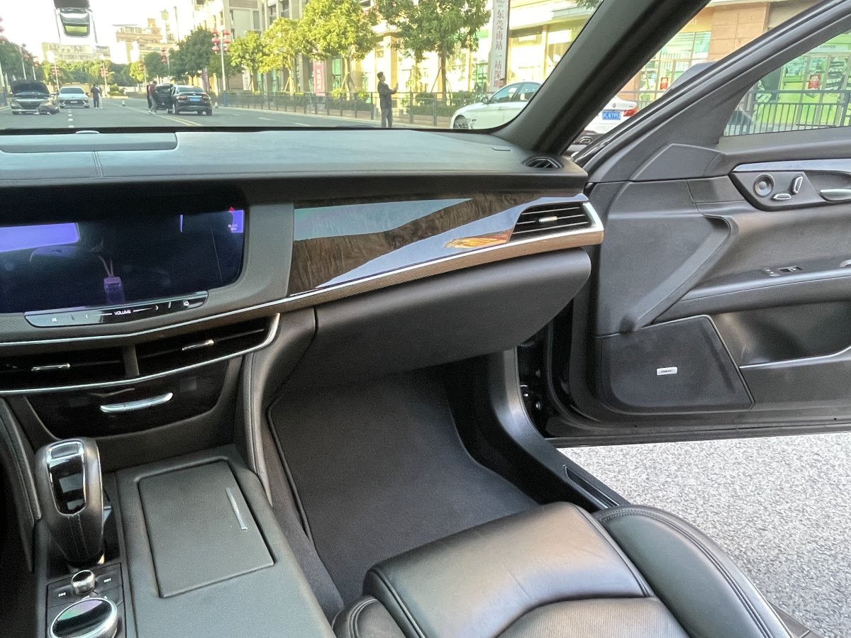 凱迪拉克 CT6  2019款 28T 豪華型圖片