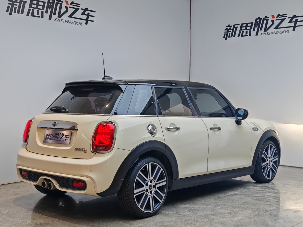 MINI MINI  2021款 2.0T COOPER S 藝術(shù)家 五門版圖片