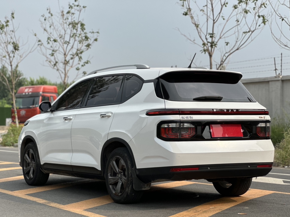 寶駿 RM-5  2019款 1.5T CVT 24小時(shí)在線(xiàn)精英型 6座圖片