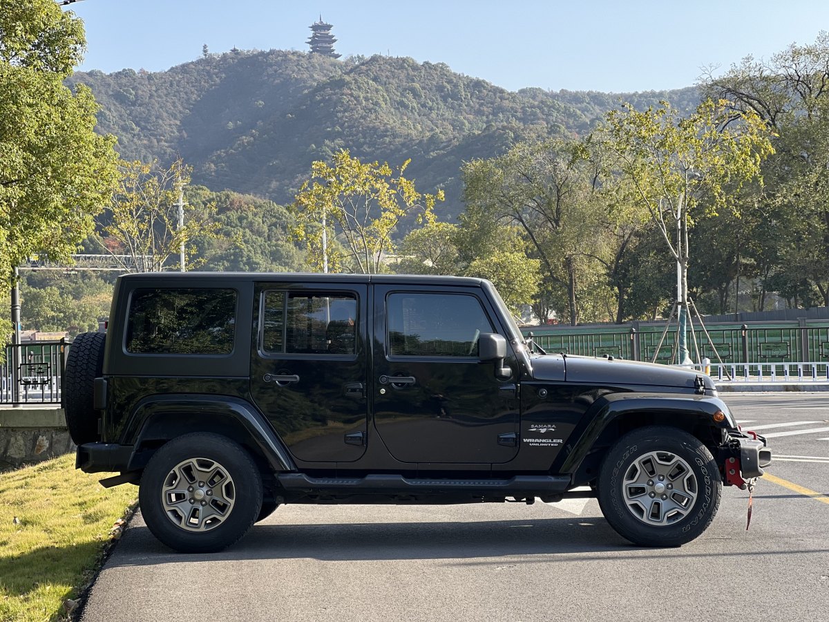 Jeep 牧馬人  2017款 3.0L Sahara 四門舒享版圖片