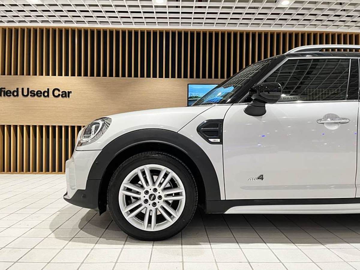 2023年5月MINI COUNTRYMAN  2022款 改款 1.5T COOPER ALL4 鑒賞家