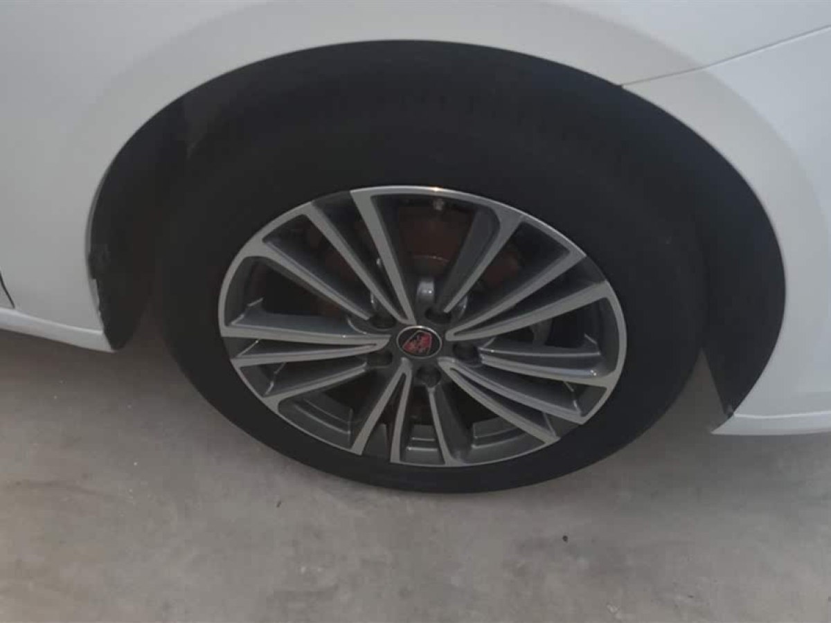 榮威 i6  2020款  PLUS 1.6L CVT 4G互聯(lián)榮耀旗艦版圖片