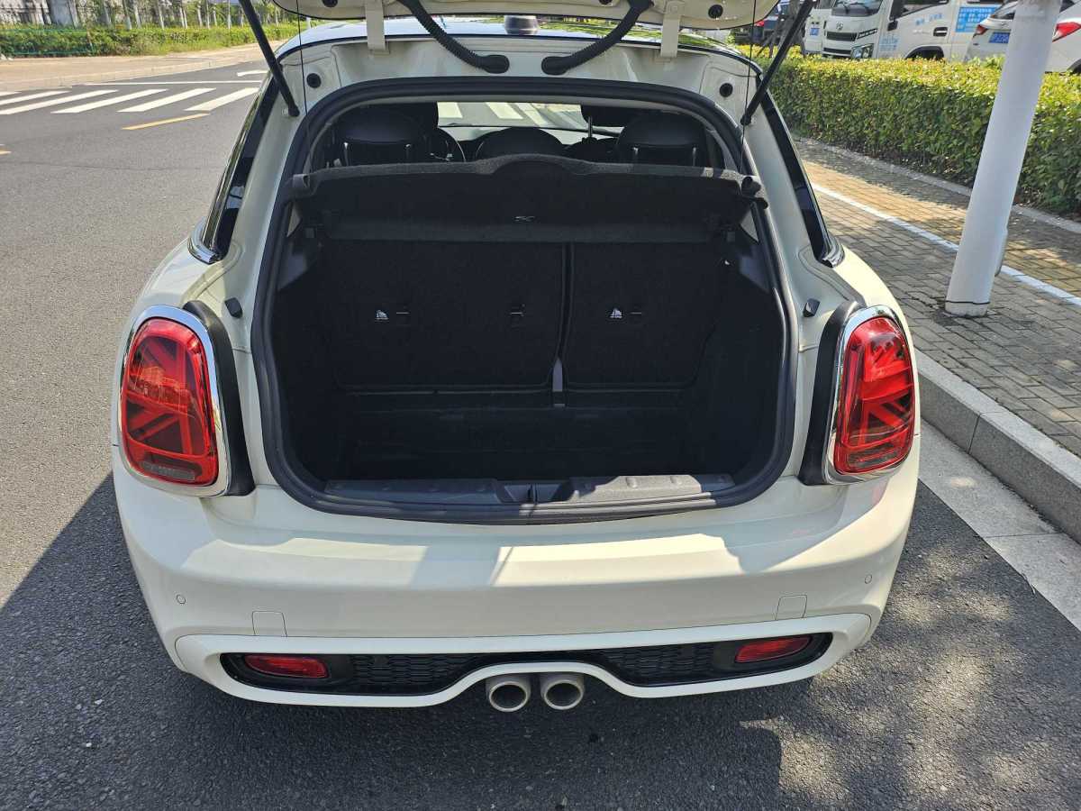 MINI MINI  2021款 2.0T COOPER S 藝術(shù)家 五門版圖片