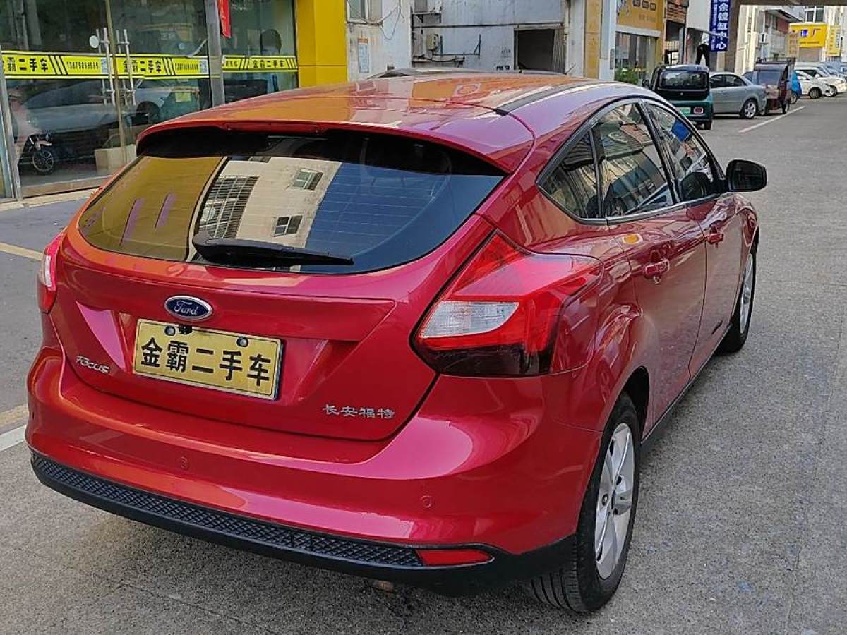 福特 ?？怂? 2012款 兩廂 1.6L 自動風(fēng)尚型圖片