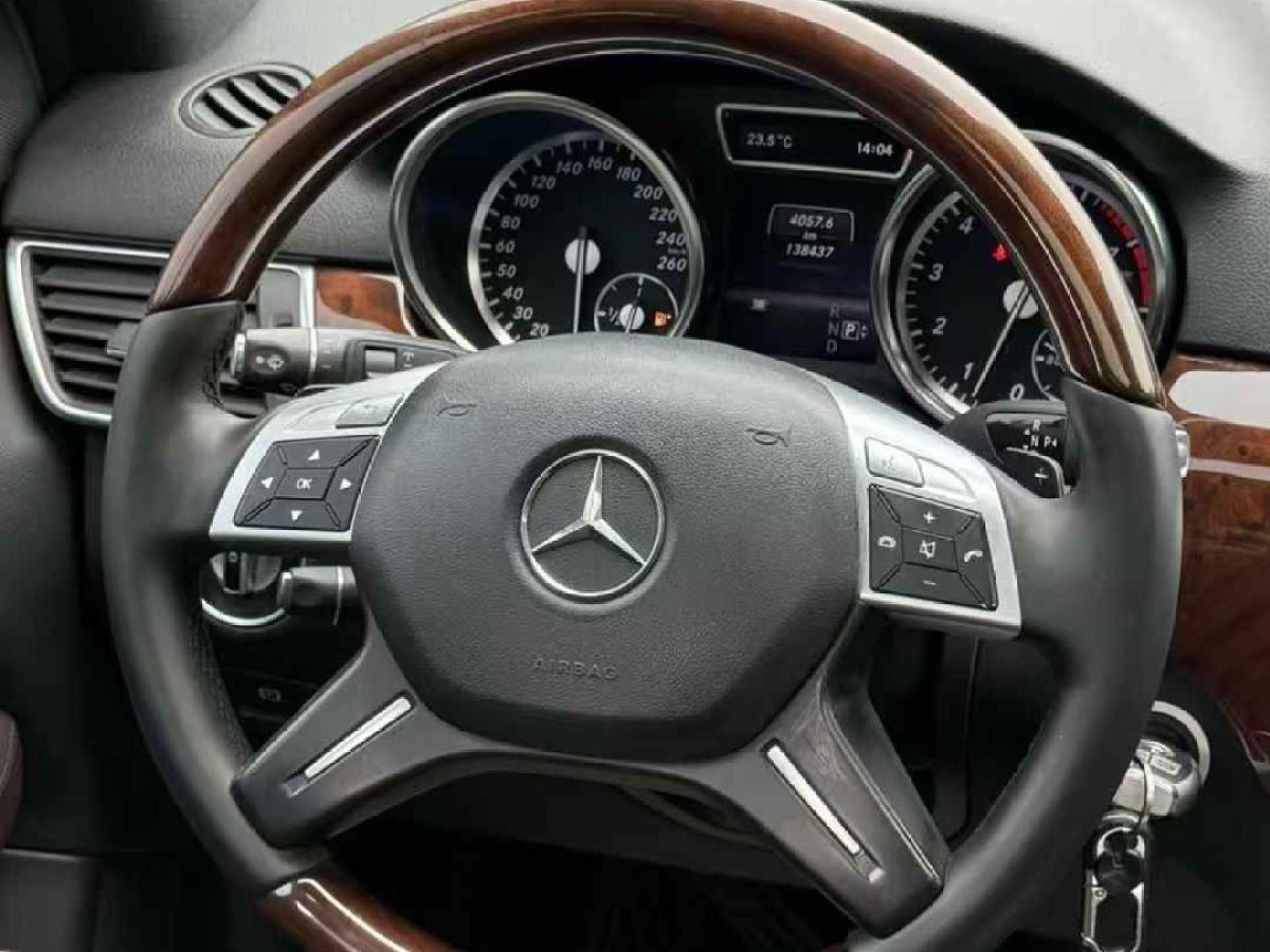 奔馳 奔馳M級  2014款 ML 350 CDI 4MATIC圖片