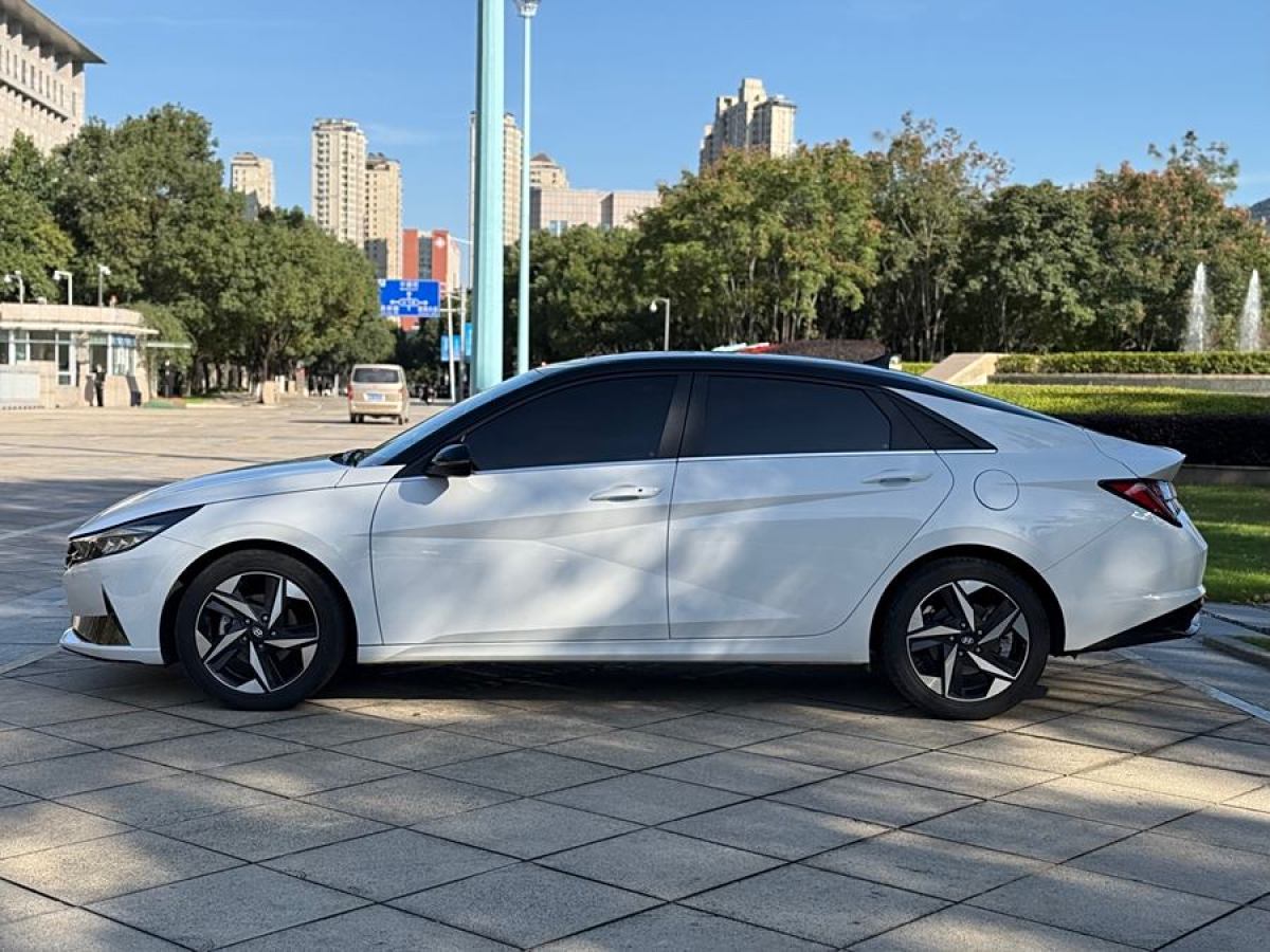 現(xiàn)代 伊蘭特  2022款 1.5L CVT LUX尊貴版圖片