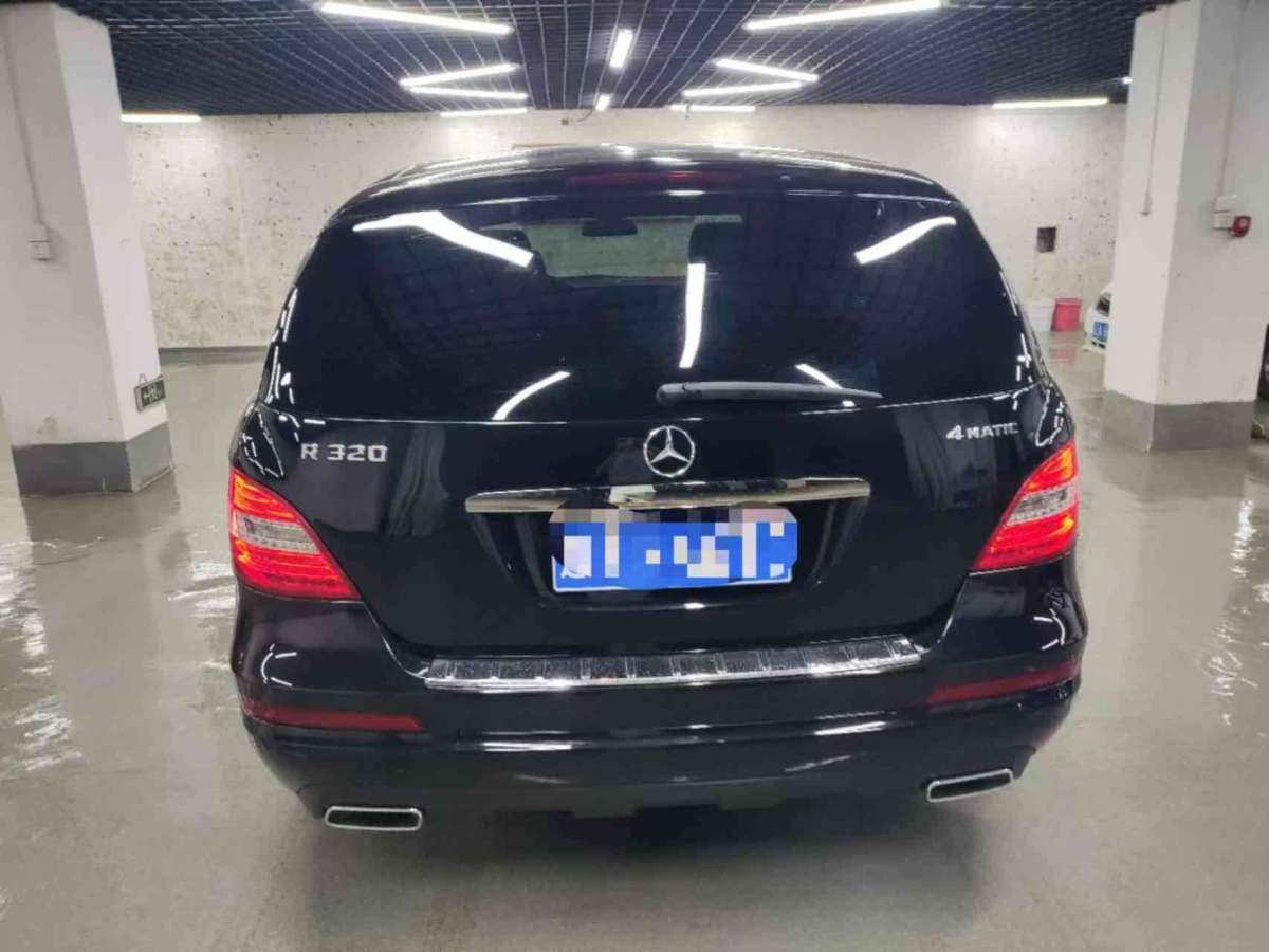 奔驰 奔驰R级  2017款 R 320 4MATIC 商务型臻藏版图片