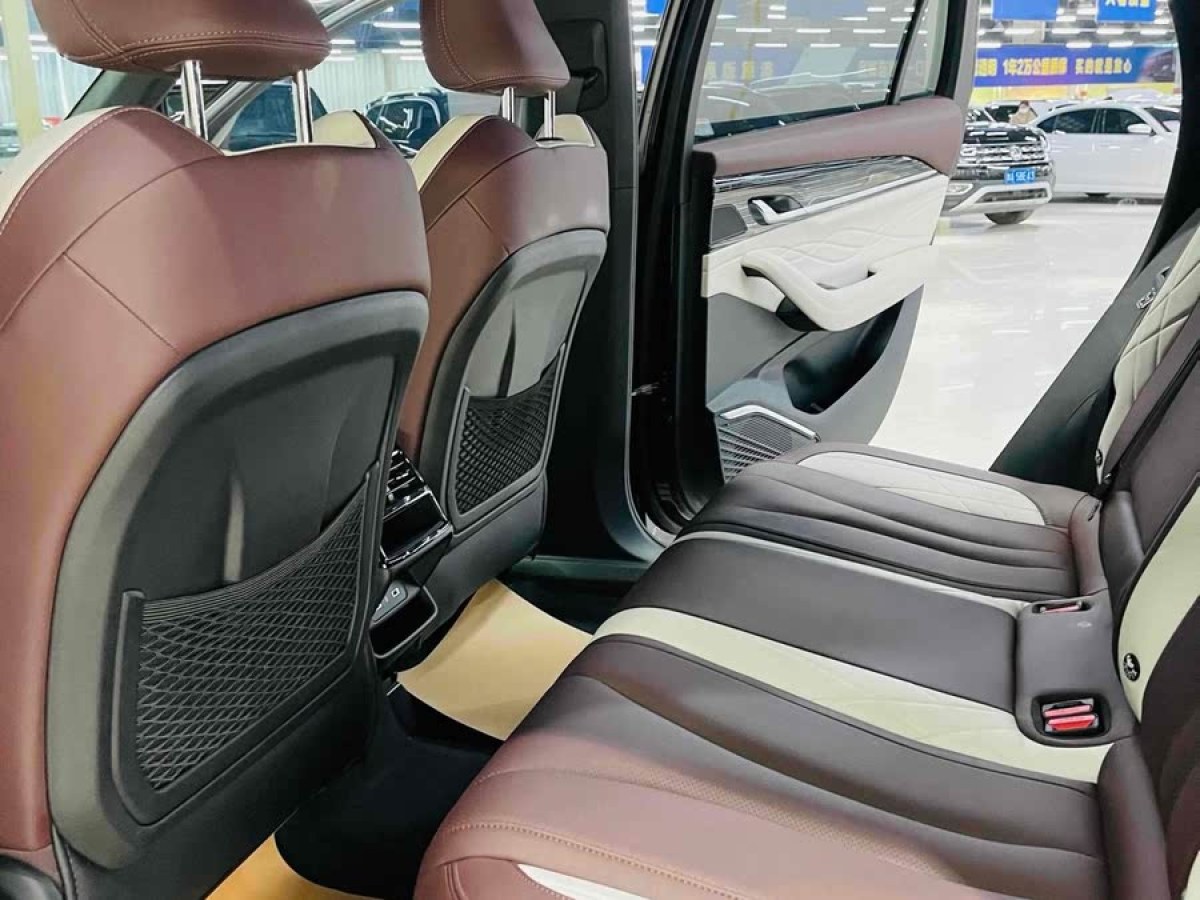 吉利 星越L  2021款 2.0TD DCT EVO兩驅(qū)尊貴型圖片