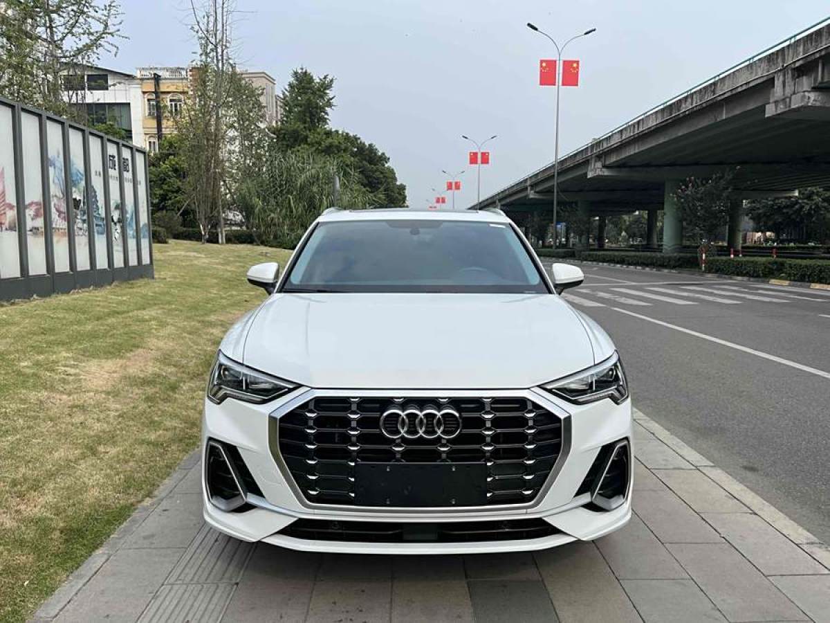 奧迪 奧迪Q3  2019款  40 TFSI 時尚動感型圖片