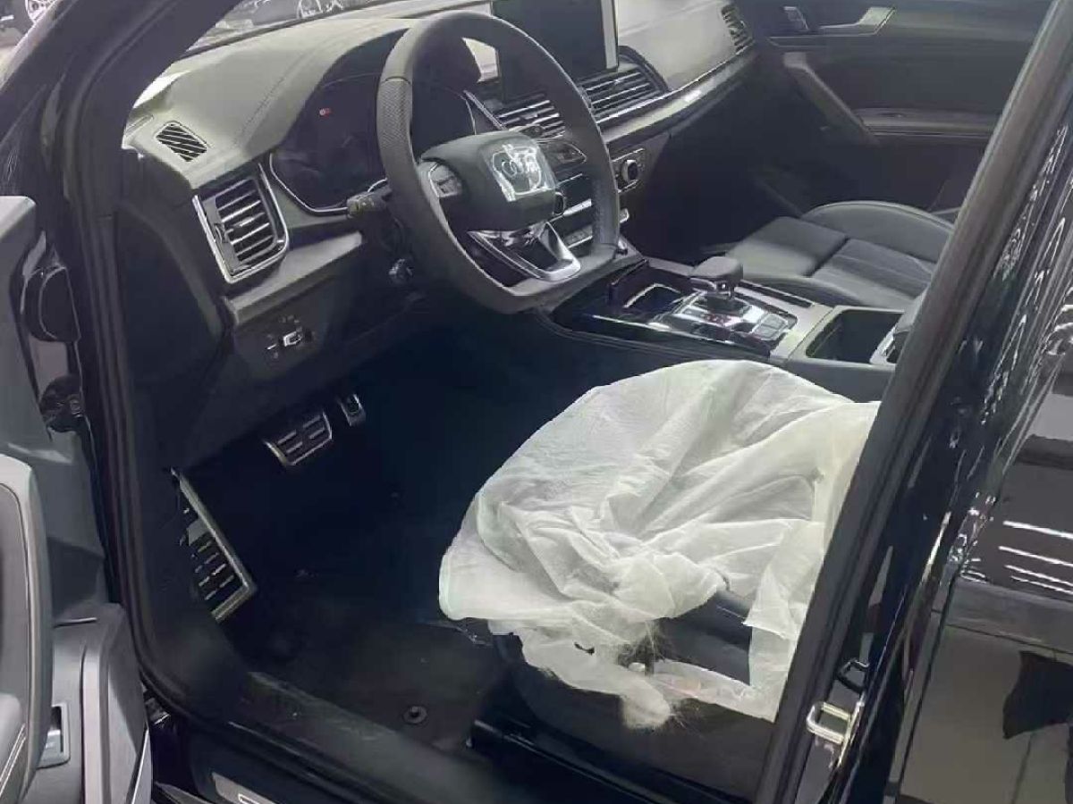 奧迪 奧迪Q5 e-tron  2024款 50 e-tron quattro 光耀型 機甲套裝圖片