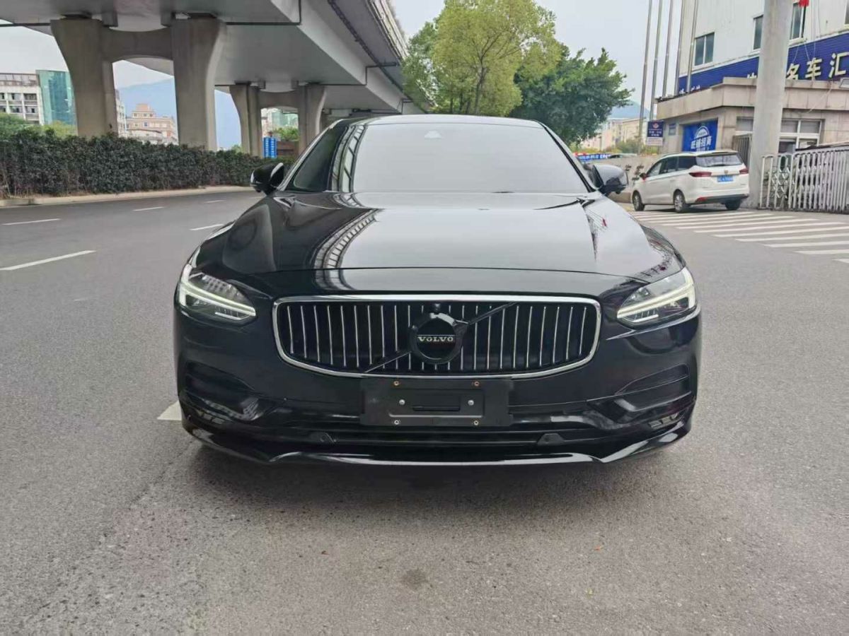 2020年8月沃爾沃 S90  2020款  T4 智行豪華版