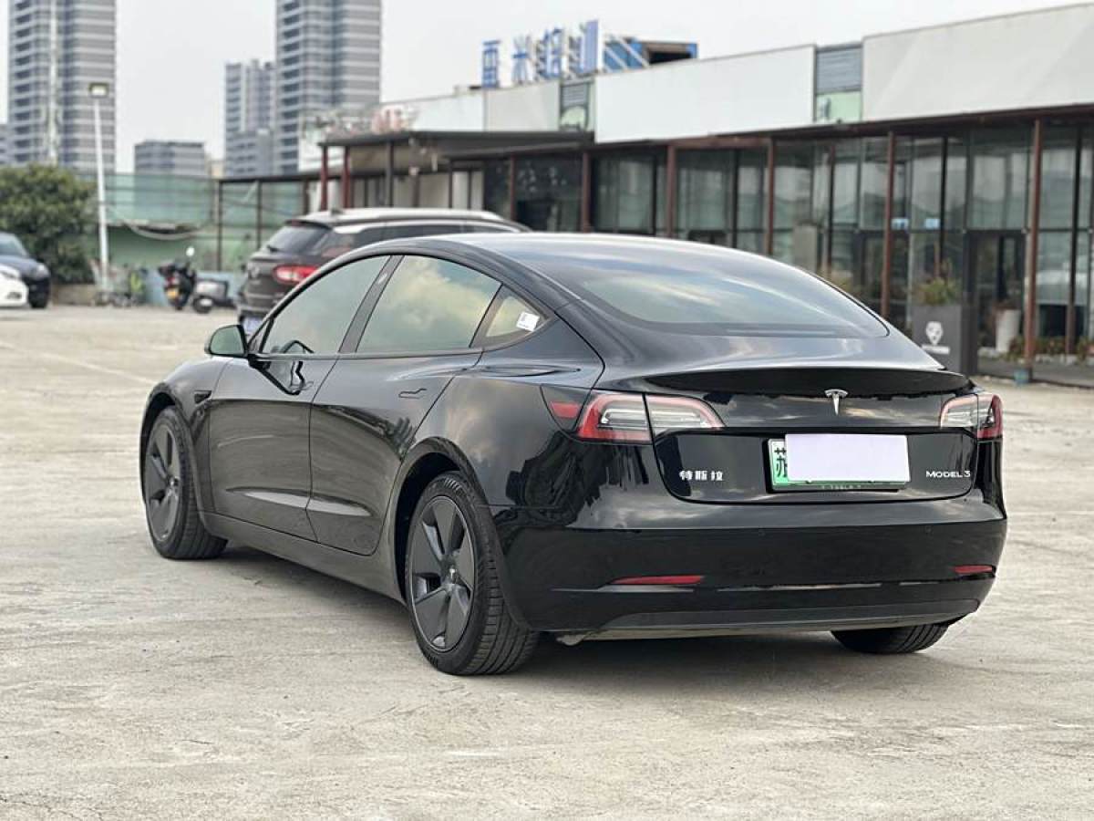 特斯拉 Model 3  2021款 改款 標(biāo)準(zhǔn)續(xù)航后驅(qū)升級(jí)版圖片