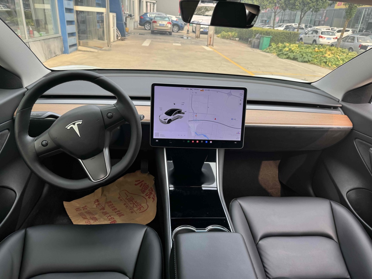 特斯拉 Model 3  2019款 標(biāo)準(zhǔn)續(xù)航后驅(qū)升級版圖片