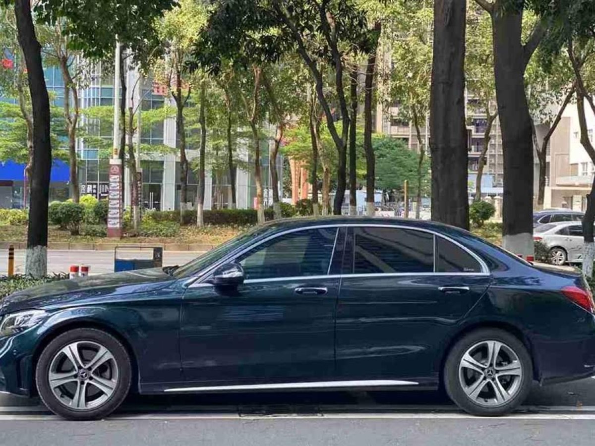 奔馳 奔馳C級(jí)  2019款 改款 C 260 L 運(yùn)動(dòng)版圖片