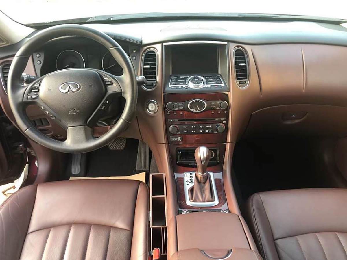 2014年9月英菲尼迪 QX50  2013款 2.5L 兩驅(qū)尊雅版