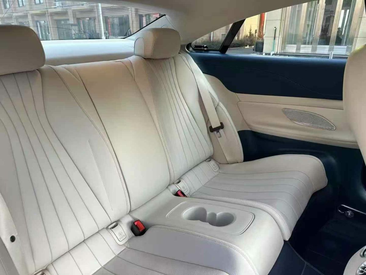 奔馳 奔馳E級(jí)  2023款 E 260 轎跑車(chē)圖片