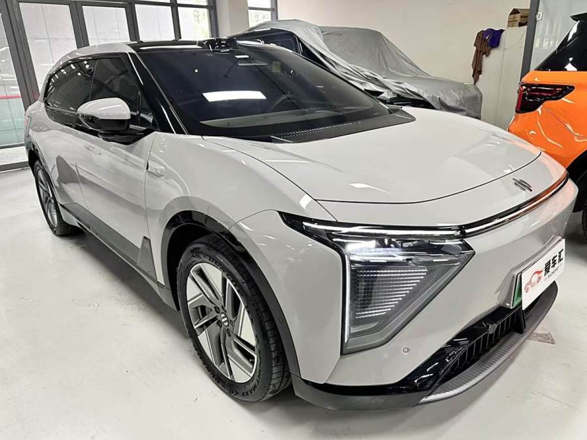 高合 高合HiPhi Y  2023款 560km 先锋版图片