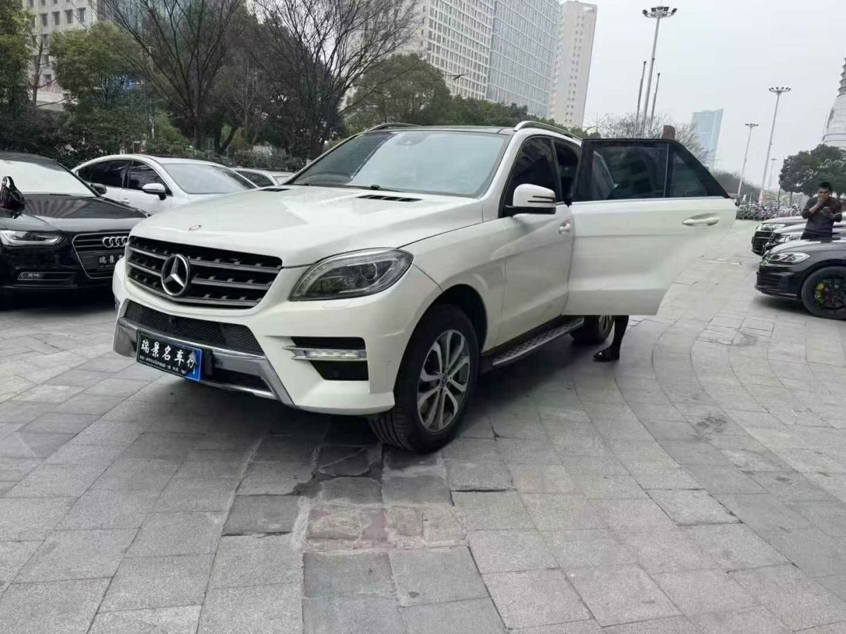 奔馳 奔馳M級  2013款 ML 350 美規(guī)版圖片